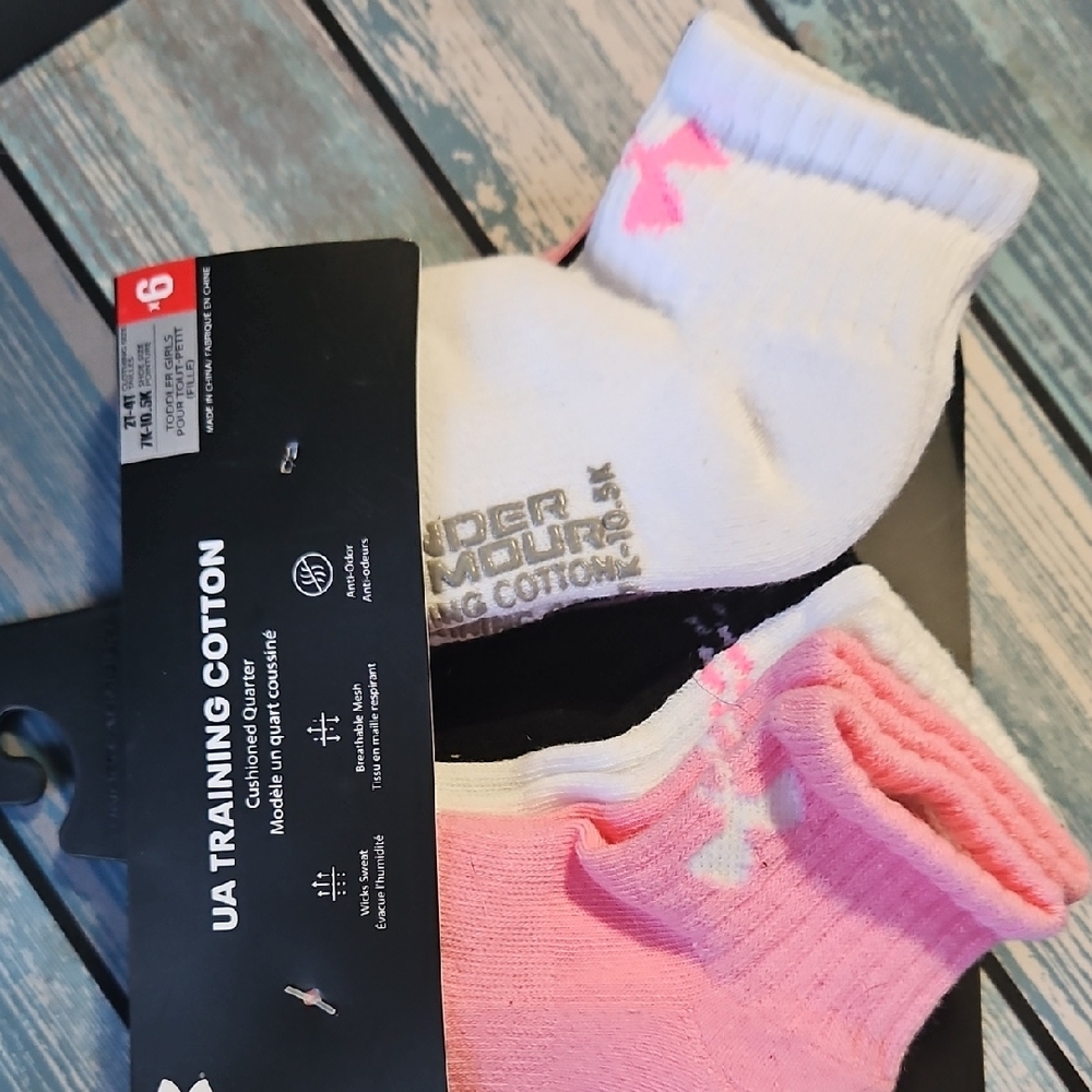 Under Armour White and Pink Ankle Socks